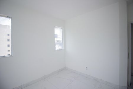 Apartamento à venda com 183m², 4 quartos e 4 vagas Apartamento à venda com 183m², 4 quartos e 4 vagasQuarto Suíte