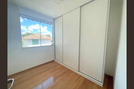 Casa de condomínio à venda com 360m², 3 quartos e 2 vagasQuarto 1