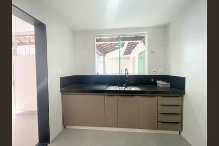 Casa de condomínio à venda com 360m², 3 quartos e 2 vagasCozinha
