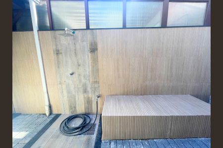 Casa de condomínio à venda com 360m², 3 quartos e 2 vagasDucha