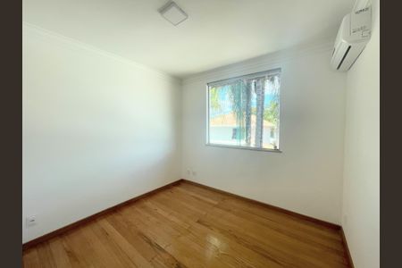 Casa de condomínio à venda com 360m², 3 quartos e 2 vagasQuarto 2