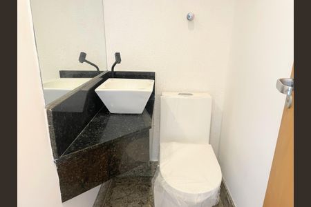 Casa de condomínio à venda com 360m², 3 quartos e 2 vagasLavabo