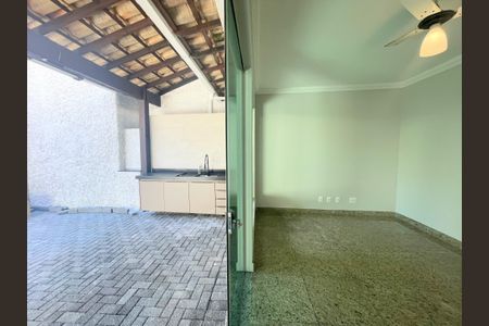 Casa de condomínio à venda com 360m², 3 quartos e 2 vagasSala 2