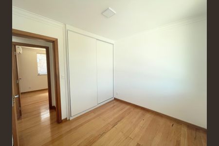 Casa de condomínio à venda com 360m², 3 quartos e 2 vagasQuarto 2