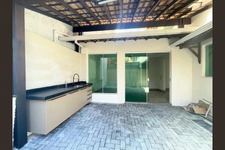 Casa de condomínio à venda com 360m², 3 quartos e 2 vagasÁrea externa