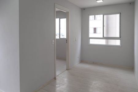 Sala de apartamento à venda com 2 quartos, 37m² em Vila das Bandeiras, Guarulhos