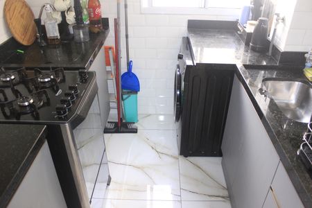 Apartamento à venda com 43m², 2 quartos e 1 vagaCozinha com lavanderia