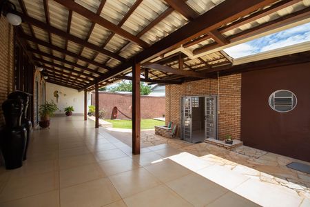 Casa de condomínio para alugar com 350m², 2 quartos e 4 vagas Casa de condomínio para alugar com 350m², 2 quartos e 4 vagasVaranda