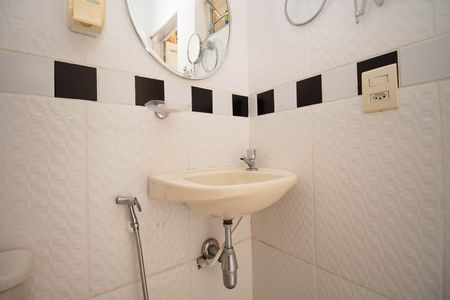 Casa de condomínio para alugar com 350m², 2 quartos e 4 vagas Casa de condomínio para alugar com 350m², 2 quartos e 4 vagasBanheiro de Serviço