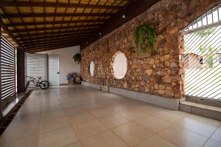 Casa de condomínio para alugar com 350m², 2 quartos e 4 vagas Casa de condomínio para alugar com 350m², 2 quartos e 4 vagasGaragem