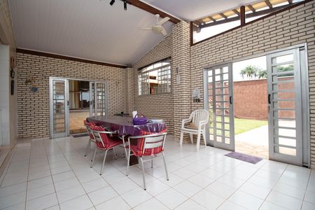 Casa de condomínio para alugar com 350m², 2 quartos e 4 vagas Casa de condomínio para alugar com 350m², 2 quartos e 4 vagasÁrea de festas