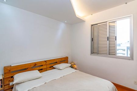 Apartamento à venda com 180m², 4 quartos e 2 vagasSuíte 