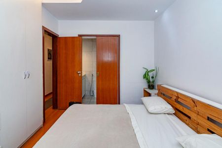Apartamento à venda com 180m², 4 quartos e 2 vagasSuíte 