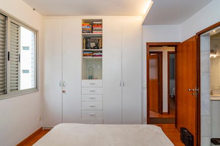 Apartamento à venda com 180m², 4 quartos e 2 vagasSuíte 