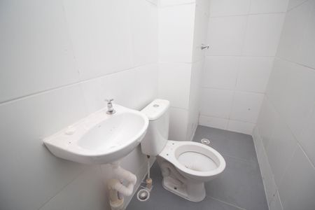 Apartamento para alugar com 32m², 2 quartos e sem vaga Apartamento para alugar com 32m², 2 quartos e sem vagaBanheiro