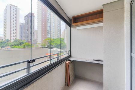 Studio para alugar com 27m², 1 quarto e sem vaga Studio para alugar com 27m², 1 quarto e sem vagaVaranda