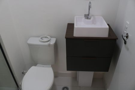 Banheiro de apartamento para alugar com 2 quartos, 35m² em Bom Retiro, São Paulo