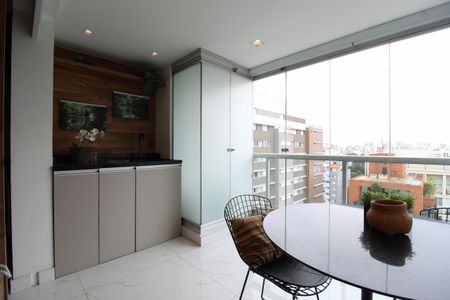 Varanda de kitnet/studio para alugar com 1 quarto, 39m² em Indianópolis, São Paulo