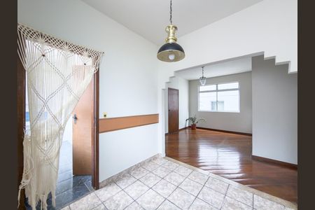 Apartamento à venda com 3 quartos, 77m² em Sagrada Família, Belo Horizonte