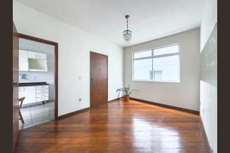 Apartamento à venda com 3 quartos, 77m² em Sagrada Família, Belo Horizonte