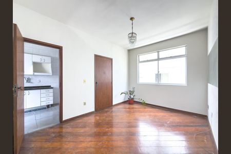 Sala de apartamento à venda com 3 quartos, 77m² em Sagrada Família, Belo Horizonte