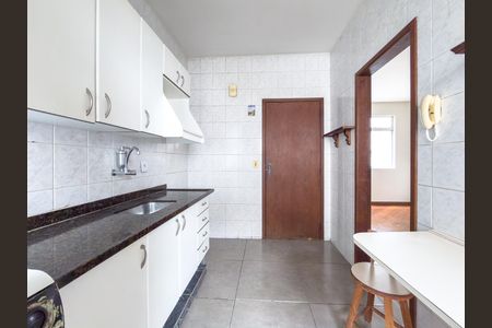 Apartamento à venda com 3 quartos, 77m² em Sagrada Família, Belo Horizonte