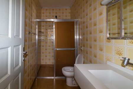 Casa à venda com 246m², 4 quartos e 6 vagas Casa à venda com 246m², 4 quartos e 6 vagasBanheiro