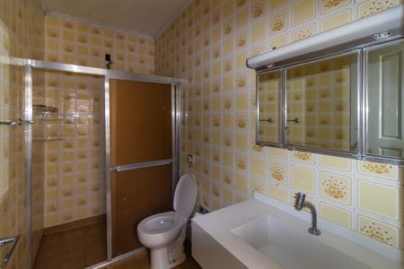 Casa à venda com 246m², 4 quartos e 6 vagas Casa à venda com 246m², 4 quartos e 6 vagasBanheiro