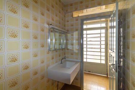 Casa à venda com 246m², 4 quartos e 6 vagas Casa à venda com 246m², 4 quartos e 6 vagasBanheiro