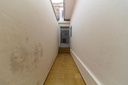 Casa à venda com 246m², 4 quartos e 6 vagas Casa à venda com 246m², 4 quartos e 6 vagasCorredor Externo