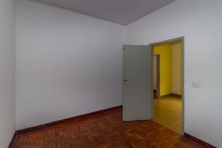 Casa à venda com 246m², 4 quartos e 6 vagas Casa à venda com 246m², 4 quartos e 6 vagasQuarto 2