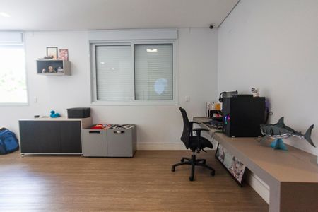 Casa de condomínio para alugar com 313m², 4 quartos e 3 vagas Casa de condomínio para alugar com 313m², 4 quartos e 3 vagasSuite 2