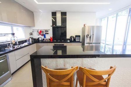 Casa de condomínio para alugar com 313m², 4 quartos e 3 vagas Casa de condomínio para alugar com 313m², 4 quartos e 3 vagasCozinha