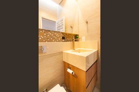 Casa de condomínio para alugar com 313m², 4 quartos e 3 vagas Casa de condomínio para alugar com 313m², 4 quartos e 3 vagasBanheiro da Suite 3