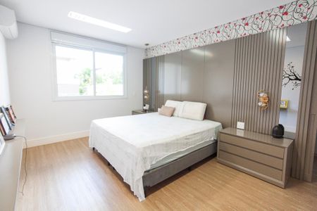 Casa de condomínio para alugar com 313m², 4 quartos e 3 vagas Casa de condomínio para alugar com 313m², 4 quartos e 3 vagasSuite 1