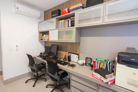 Casa de condomínio para alugar com 313m², 4 quartos e 3 vagas Casa de condomínio para alugar com 313m², 4 quartos e 3 vagasSuite 3