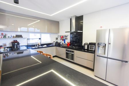 Casa de condomínio para alugar com 313m², 4 quartos e 3 vagas Casa de condomínio para alugar com 313m², 4 quartos e 3 vagasCozinha