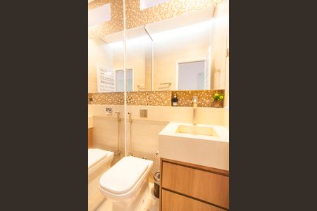 Casa de condomínio para alugar com 313m², 4 quartos e 3 vagas Casa de condomínio para alugar com 313m², 4 quartos e 3 vagasBanheiro da Suite 3