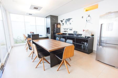 Casa de condomínio para alugar com 313m², 4 quartos e 3 vagas Casa de condomínio para alugar com 313m², 4 quartos e 3 vagasCozinha Gourmet