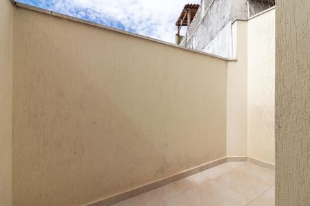 Casa à venda com 100m², 2 quartos e 2 vagasQuintal