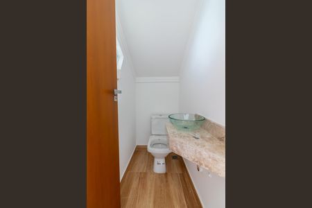 Casa à venda com 100m², 2 quartos e 2 vagasLavabo