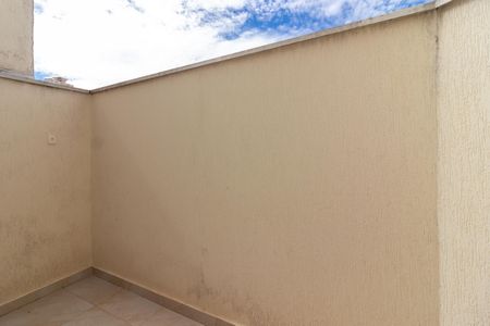 Casa à venda com 100m², 2 quartos e 2 vagasQuintal