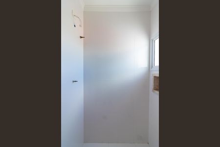 Casa à venda com 100m², 2 quartos e 2 vagasBanheiro da Suíte 2