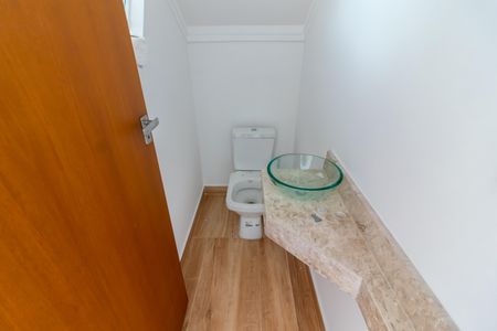 Casa à venda com 100m², 2 quartos e 2 vagasLavabo