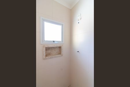 Casa à venda com 100m², 2 quartos e 2 vagasBanheiro da Suíte 1