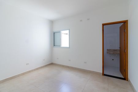 Casa à venda com 100m², 2 quartos e 2 vagasSuíte 2