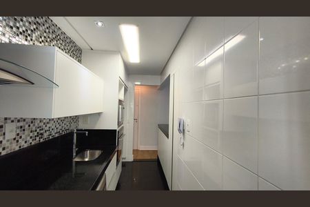 Apartamento à venda com 67m², 2 quartos e 2 vagasCozinha 