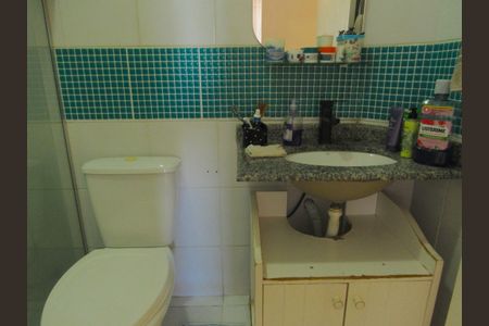 Apartamento à venda com 64m², 2 quartos e 2 vagasBanheiro Social