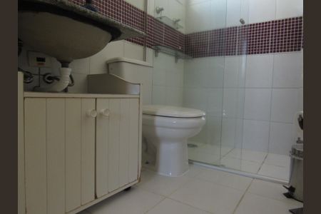 Apartamento à venda com 64m², 2 quartos e 2 vagasBanheiro da Suíte