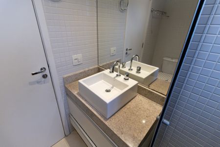 Apartamento para alugar com 140m², 3 quartos e 3 vagasBanheiro da Suíte 1